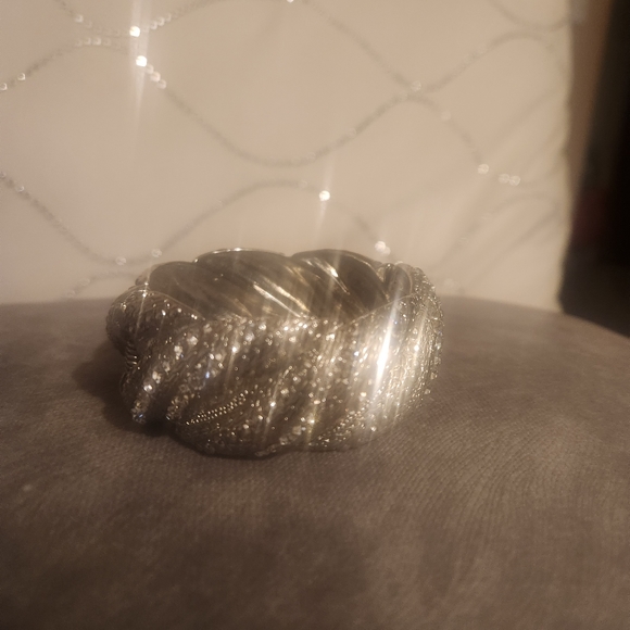 EUC braided hinge bangle with rhinestones - Picture 4 of 6